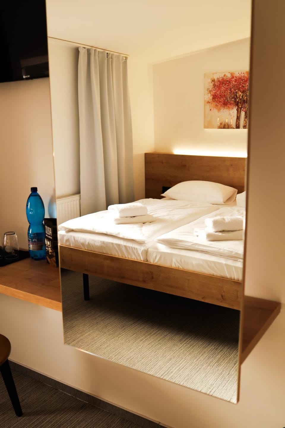 Bed, TV and multimedia, towels