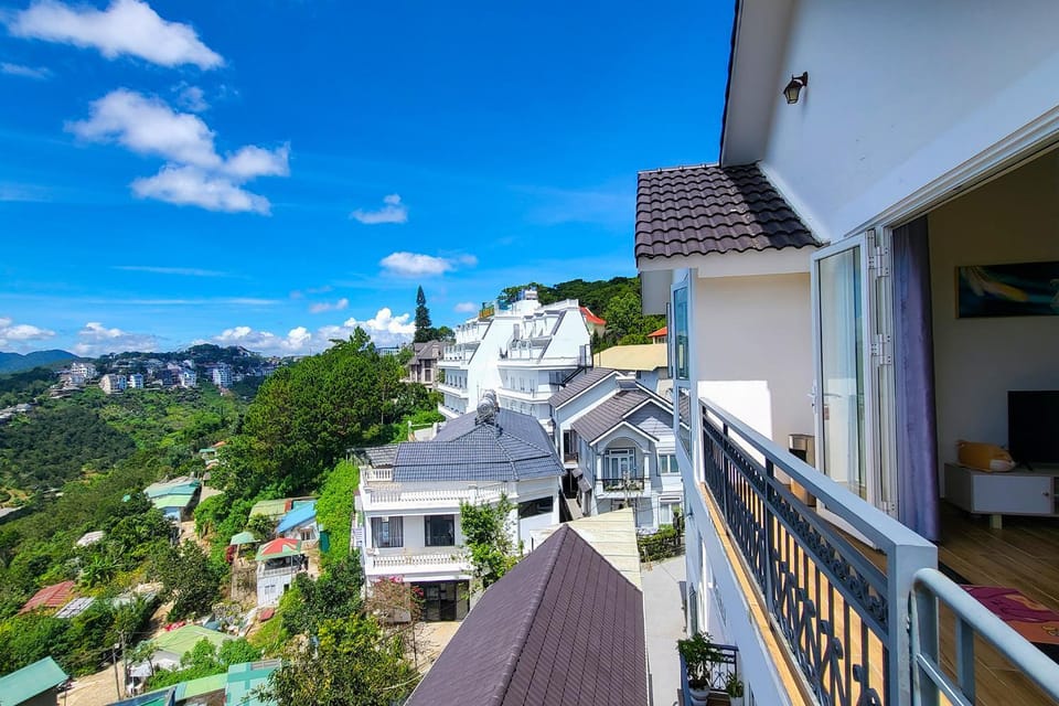 Property building, Day, Natural landscape, View (from property/room), Balcony/Terrace, City view, Mountain view
