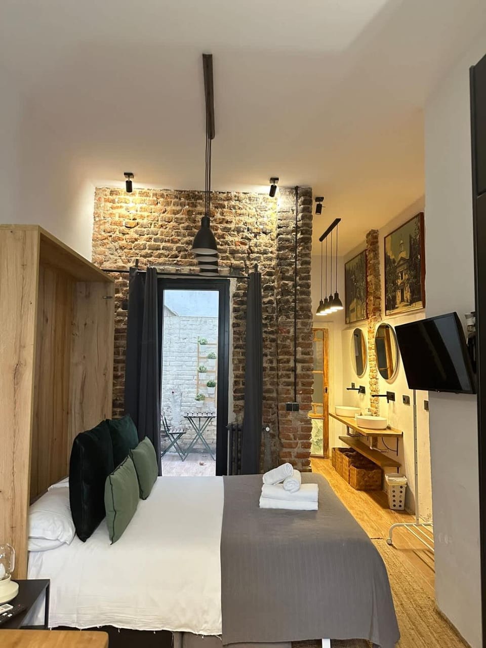 Studio next to Parque del Oeste Apartment in Madrid