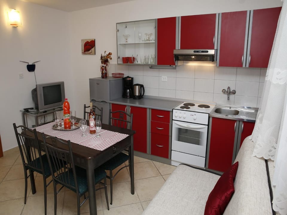 Coffee/tea facilities, Kitchen or kitchenette, Dining area, pet friendly