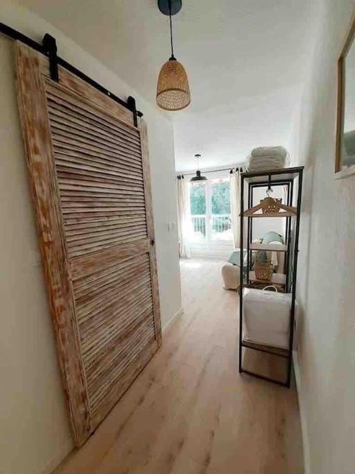 42- Beau studio calme 50m de la mer Apartment in French Riviera