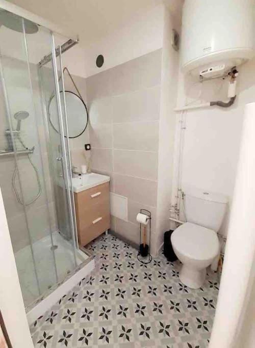 42- Beau studio calme 50m de la mer Apartment in French Riviera