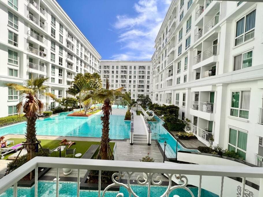 Balcony/Terrace, Pool view