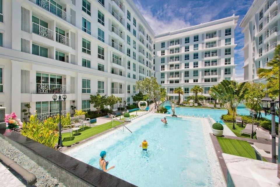 Property building, Swimming pool