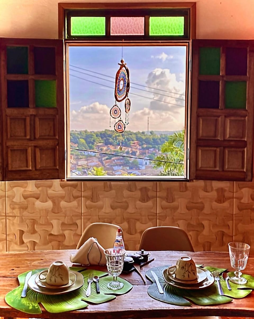 Natural landscape, Food and drinks, Dining area, Mountain view