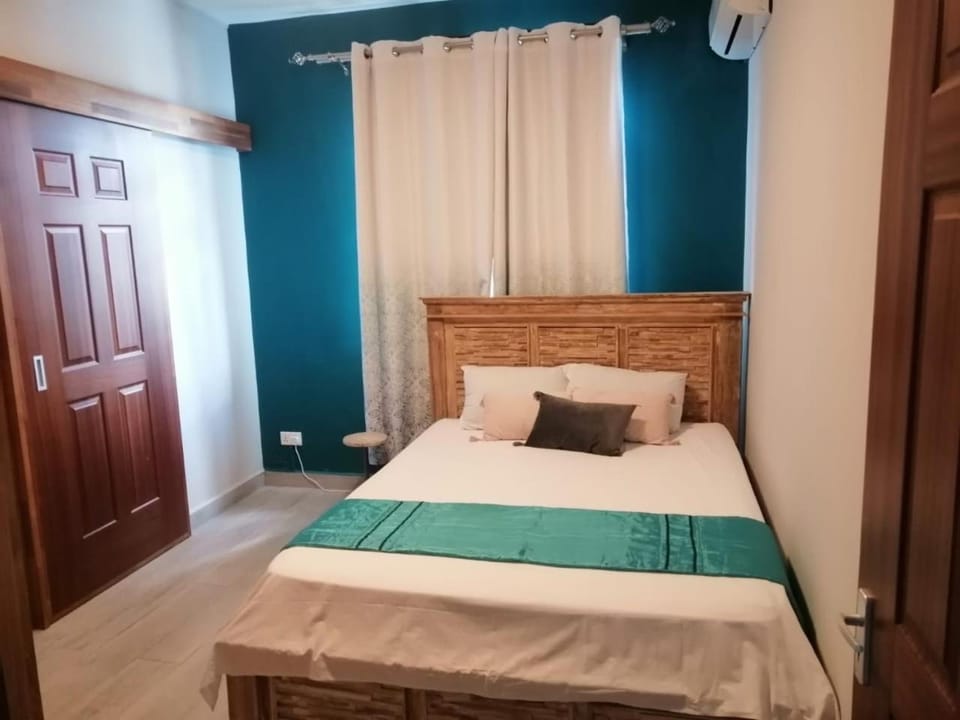 Bed, Bedroom, air conditioner