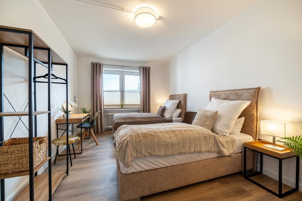 Bed, Living room, Photo of the whole room, Seating area, Bedroom, towels
