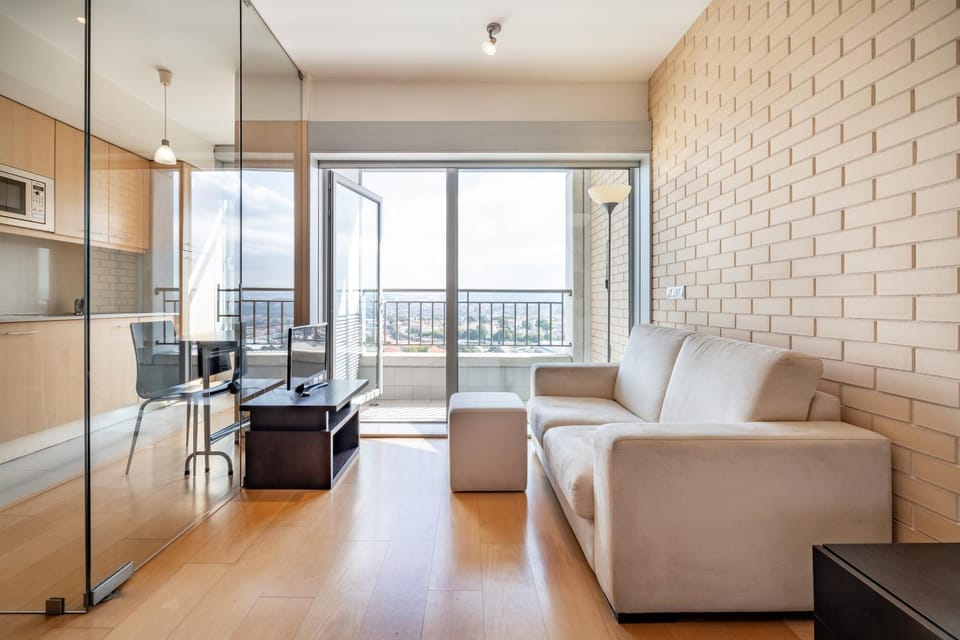 View (from property/room), Balcony/Terrace, Kitchen or kitchenette, Living room