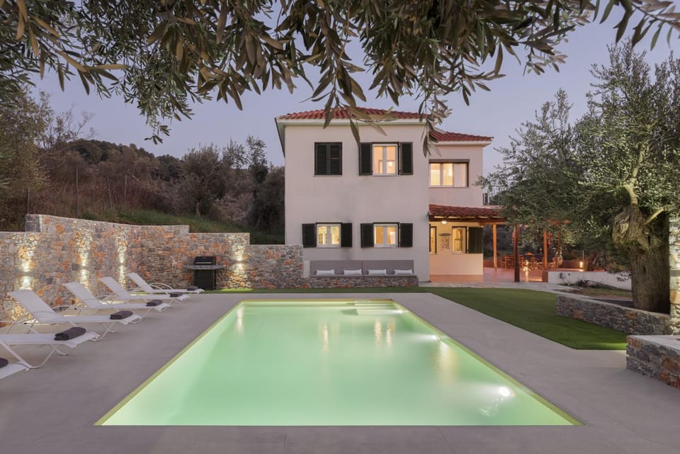 Property building, Natural landscape, Garden view, Pool view, sunbed