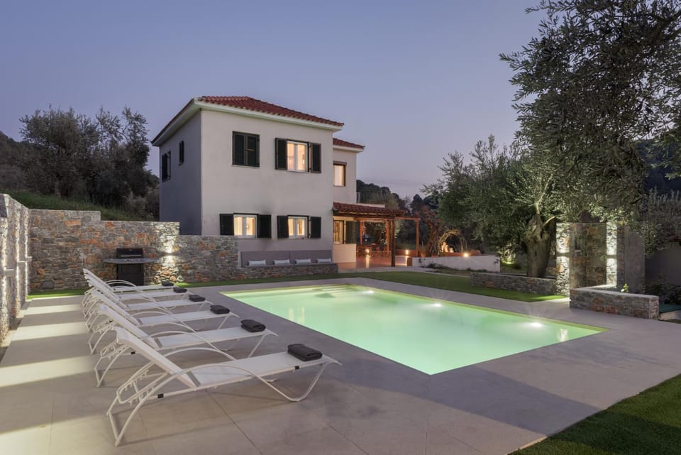 Property building, Pool view