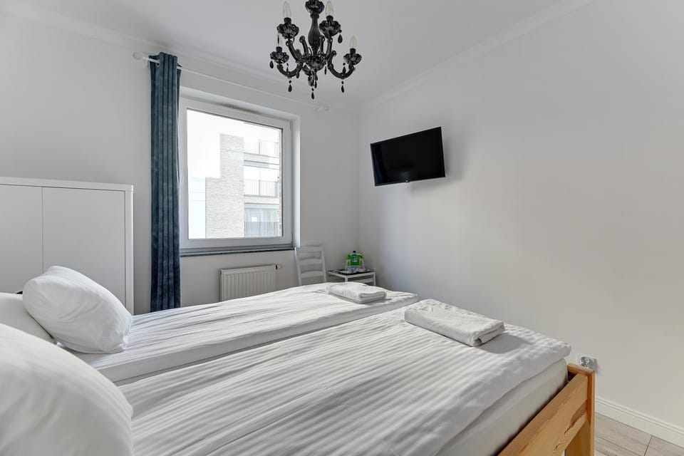 Property building, TV and multimedia, Bedroom, towels, wardrobe