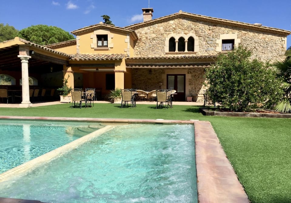 Property building, Patio, Garden, Garden view, Pool view, Swimming pool, Swimming pool