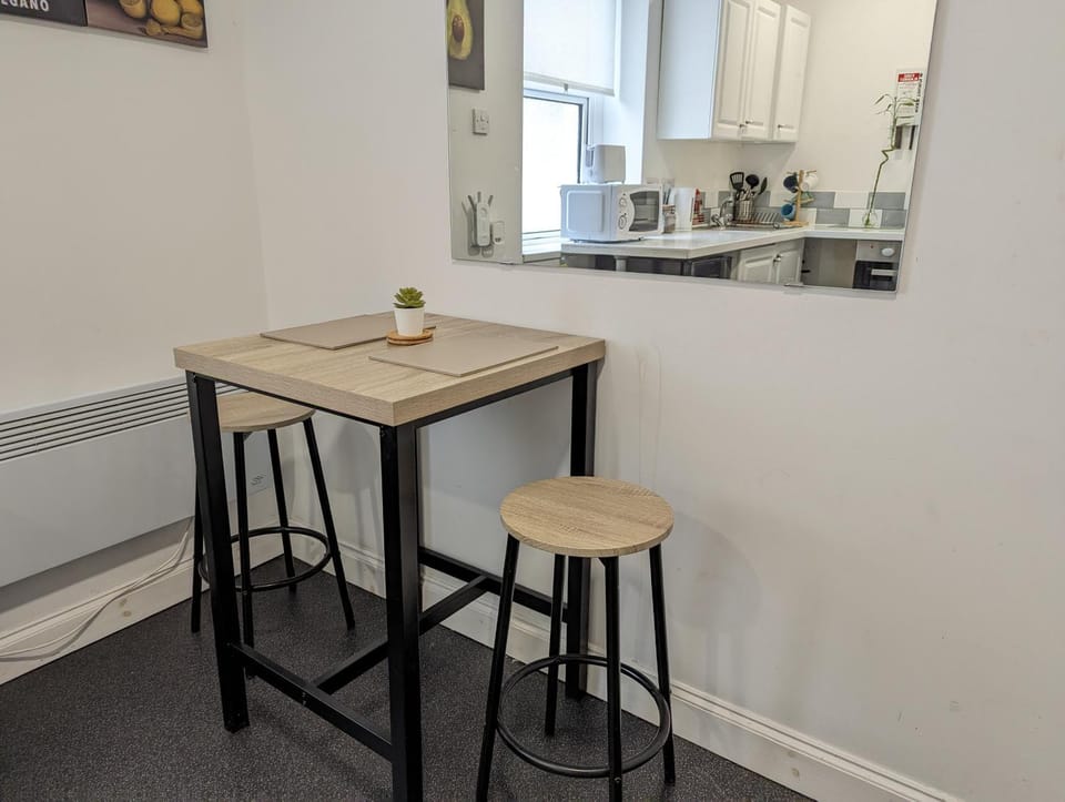 Serene 1 Bedroom Flat in Roath Apartment in Cardiff