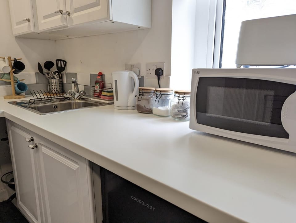 Serene 1 Bedroom Flat in Roath Apartment in Cardiff