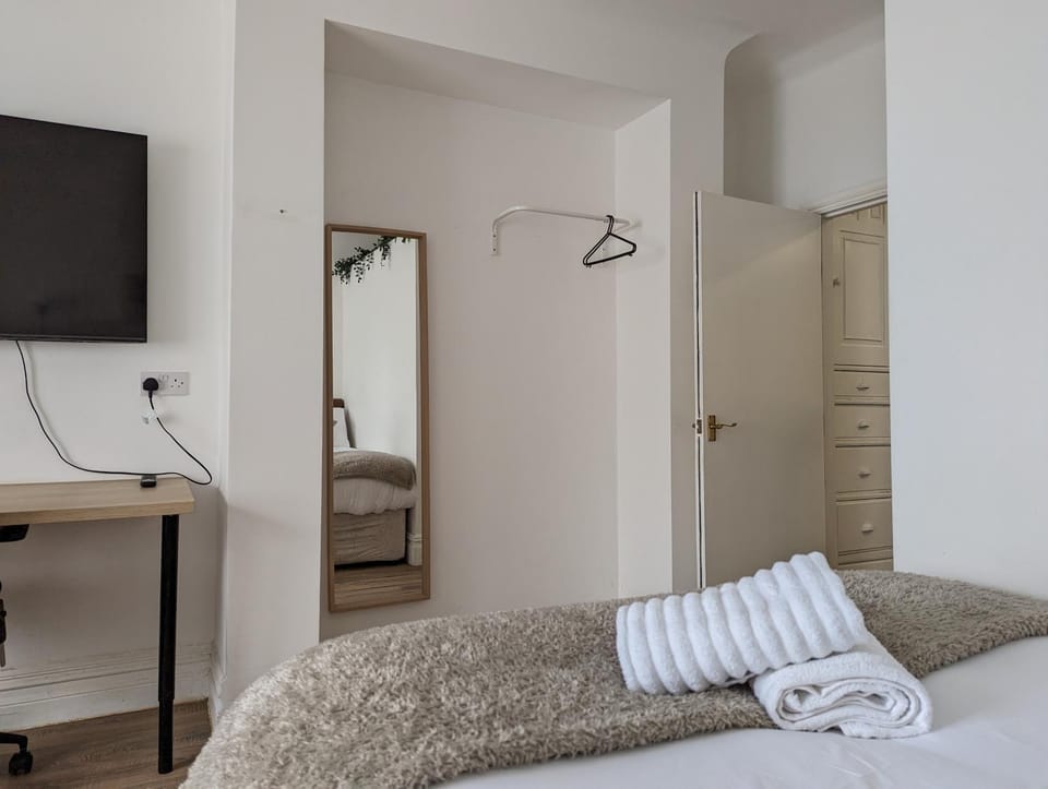 Serene 1 Bedroom Flat in Roath Apartment in Cardiff