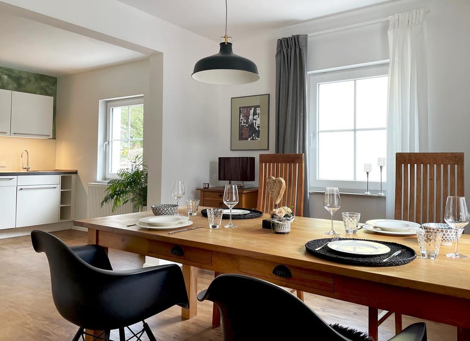 Property building, Kitchen or kitchenette, Living room