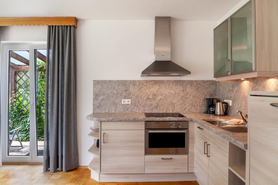 Property building, Kitchen or kitchenette, Living room
