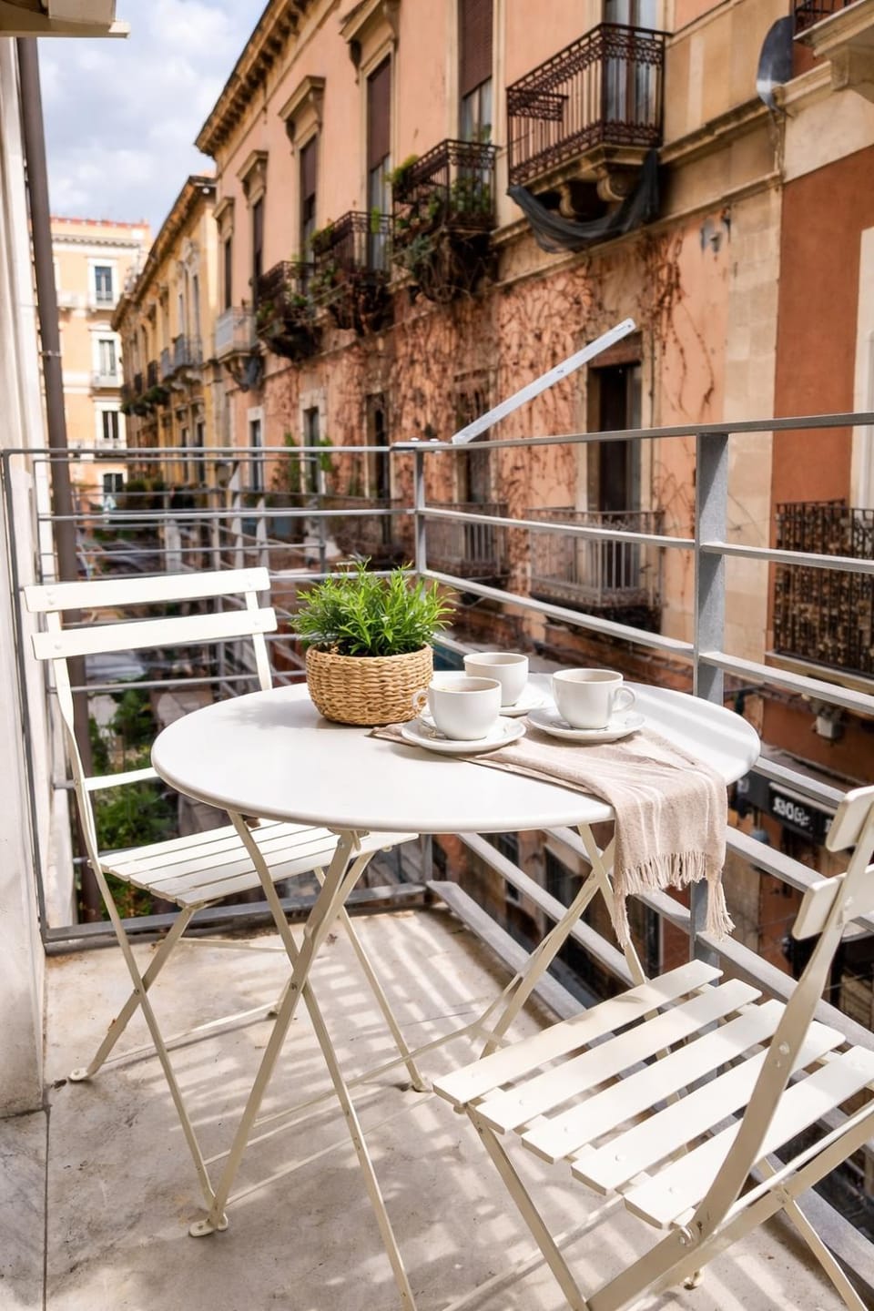 Property building, Patio, Day, View (from property/room), Balcony/Terrace, Dining area