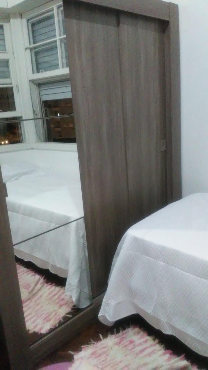 QUARTO PRIVADO COM INTERNETE PRÓXIMO A UFGS Apartment in Porto Alegre