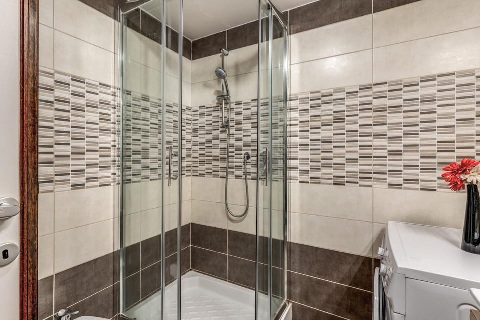 M&L Apartments - Ardesia Colosseo Apartment in Rome