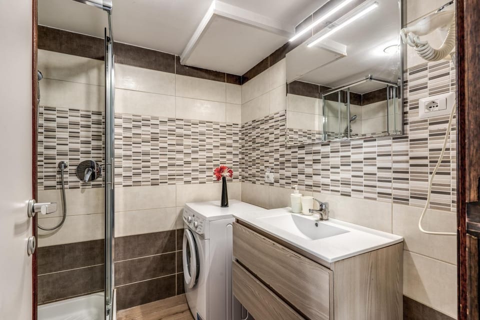 M&L Apartments - Ardesia Colosseo Apartment in Rome