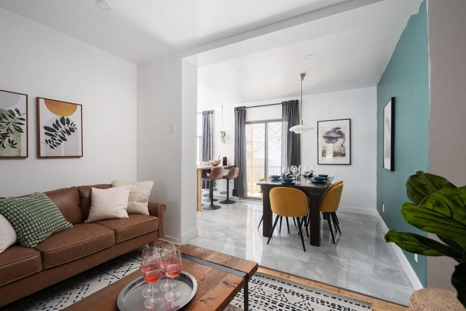 Living room, Dining area