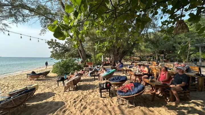 Paradise Sunset Beach Bed and Breakfast in Sihanoukville
