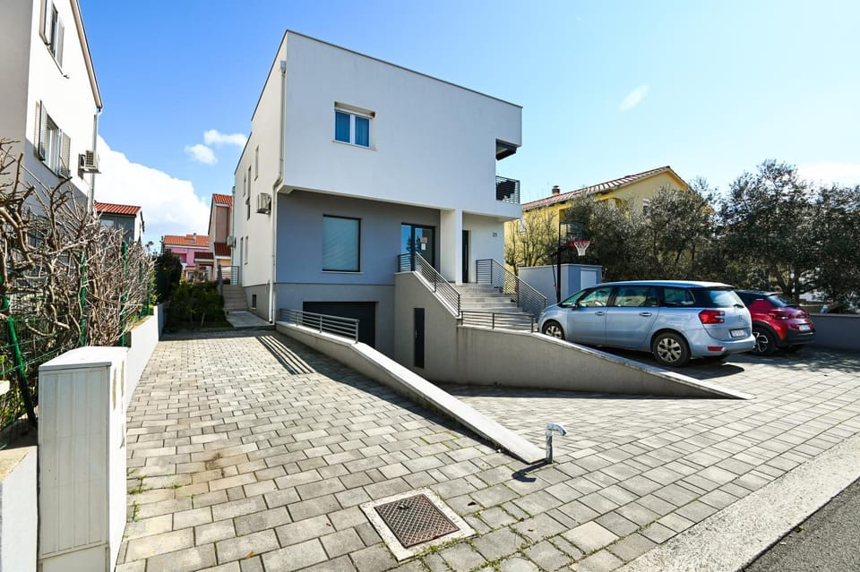 Property building, Street view, Parking