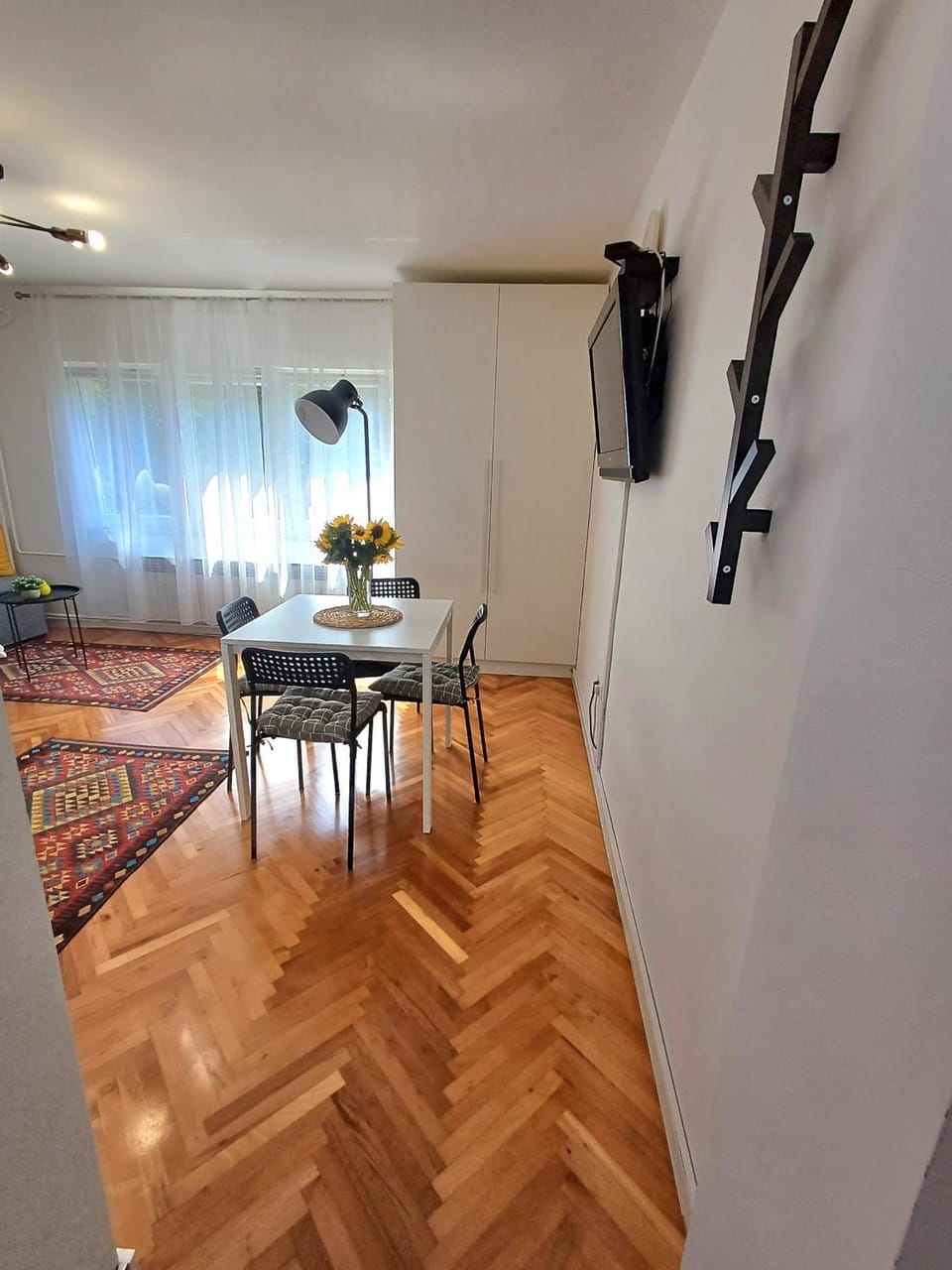 Living room, Seating area, air conditioner