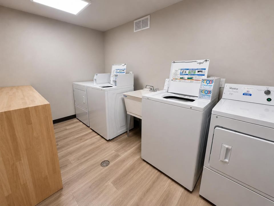The Fox Den in Old Town! Pool, Sauna & Game Room Apartment in Fort Collins