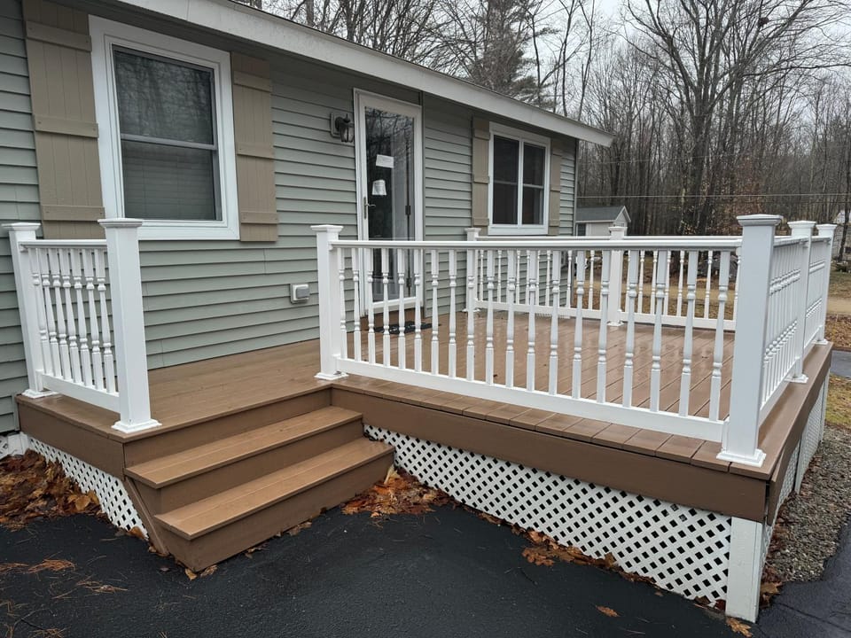 Charming Lake Community Bungalow House in Barnstead