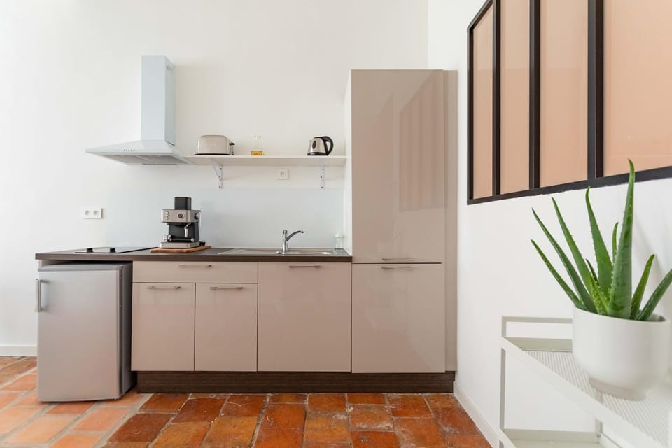 Coffee/tea facilities, toaster, kitchen