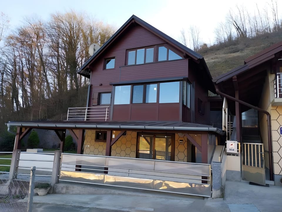 Property building, Facade/entrance, Day, Parking