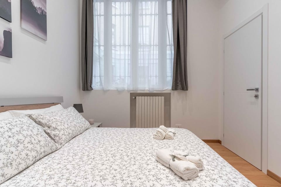 Bed, Photo of the whole room, Bedroom, towels, wardrobe