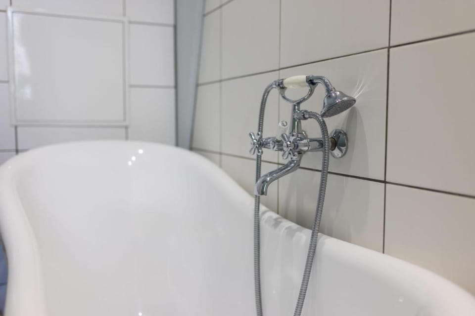 Bathroom, Bath