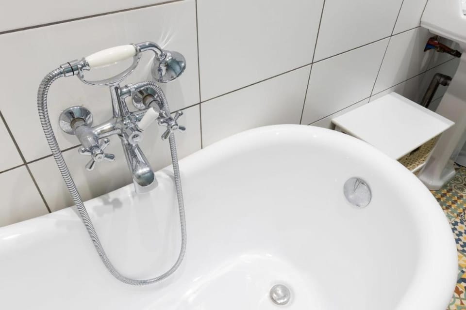 Bathroom, Bath