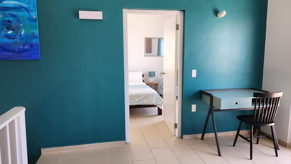 Bed, Seating area, Bedroom, hair dresser