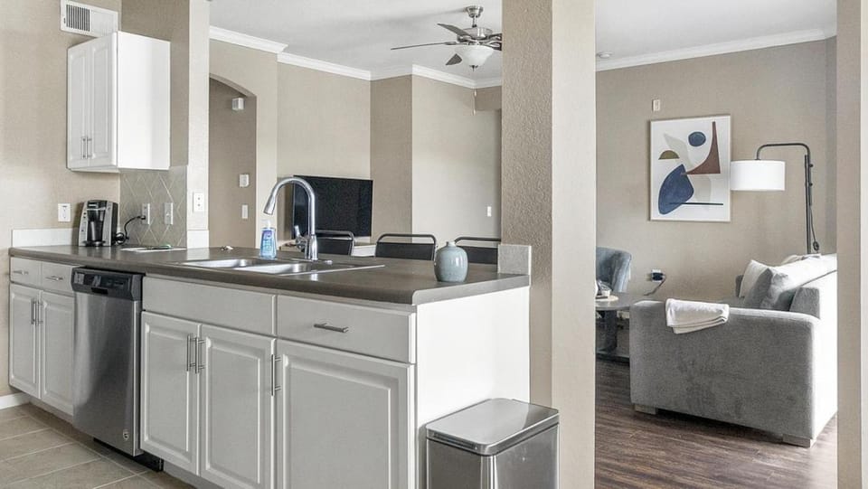 Landing Modern Apartment with Amazing Amenities (ID1403X079) Apartment in Pinellas Park