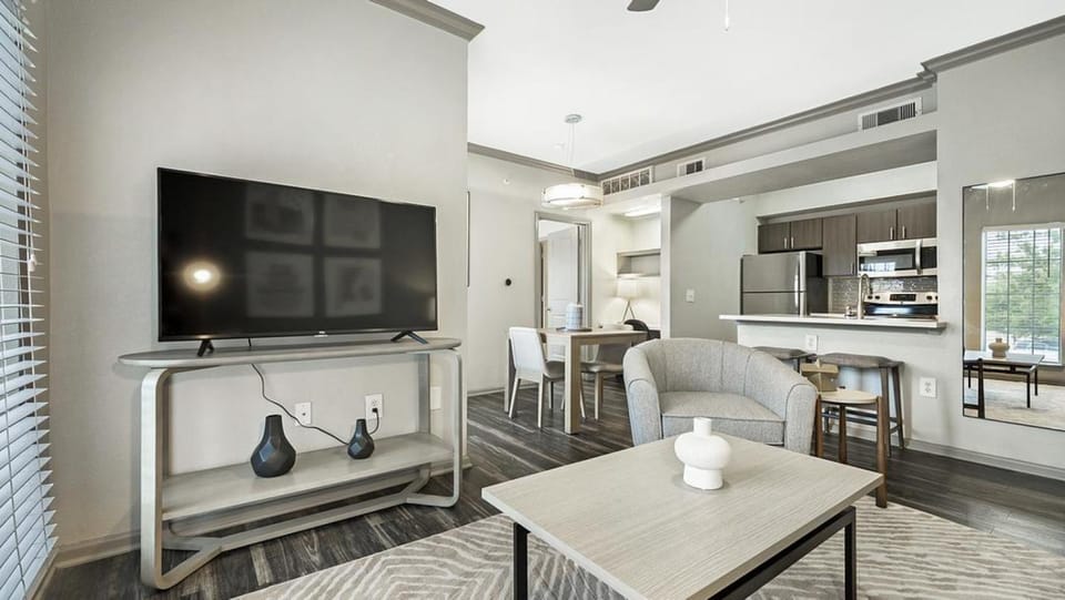 Landing Modern Apartment with Amazing Amenities (ID4636X96) Apartment in Cedar Park