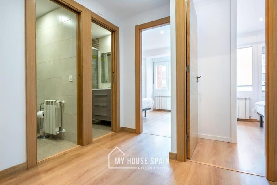 MyHouseSpain - Luminoso y amplio piso en el centro Apartment in Gijón