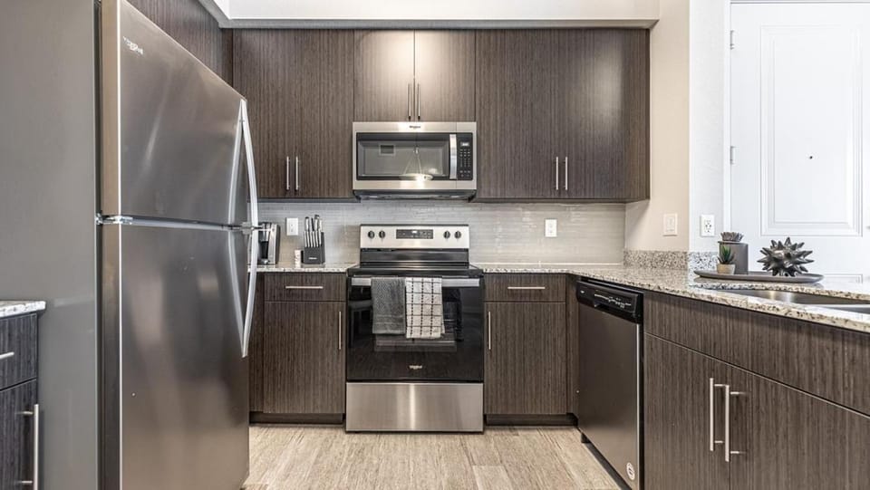 Landing - Modern Apartment with Amazing Amenities (ID6805X00) Apartment in Lee County