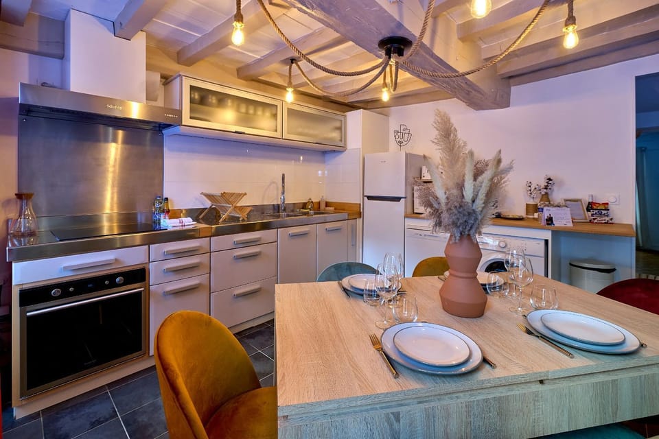 Kitchen or kitchenette, Dining area, Food, dishwasher, minibar, pet friendly, stove