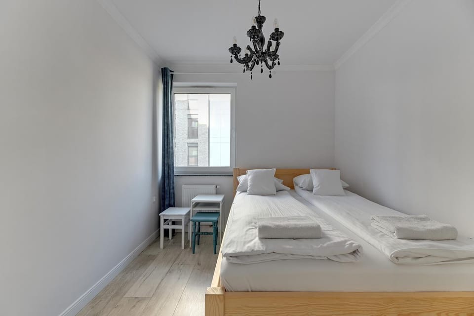 Bedroom, towels