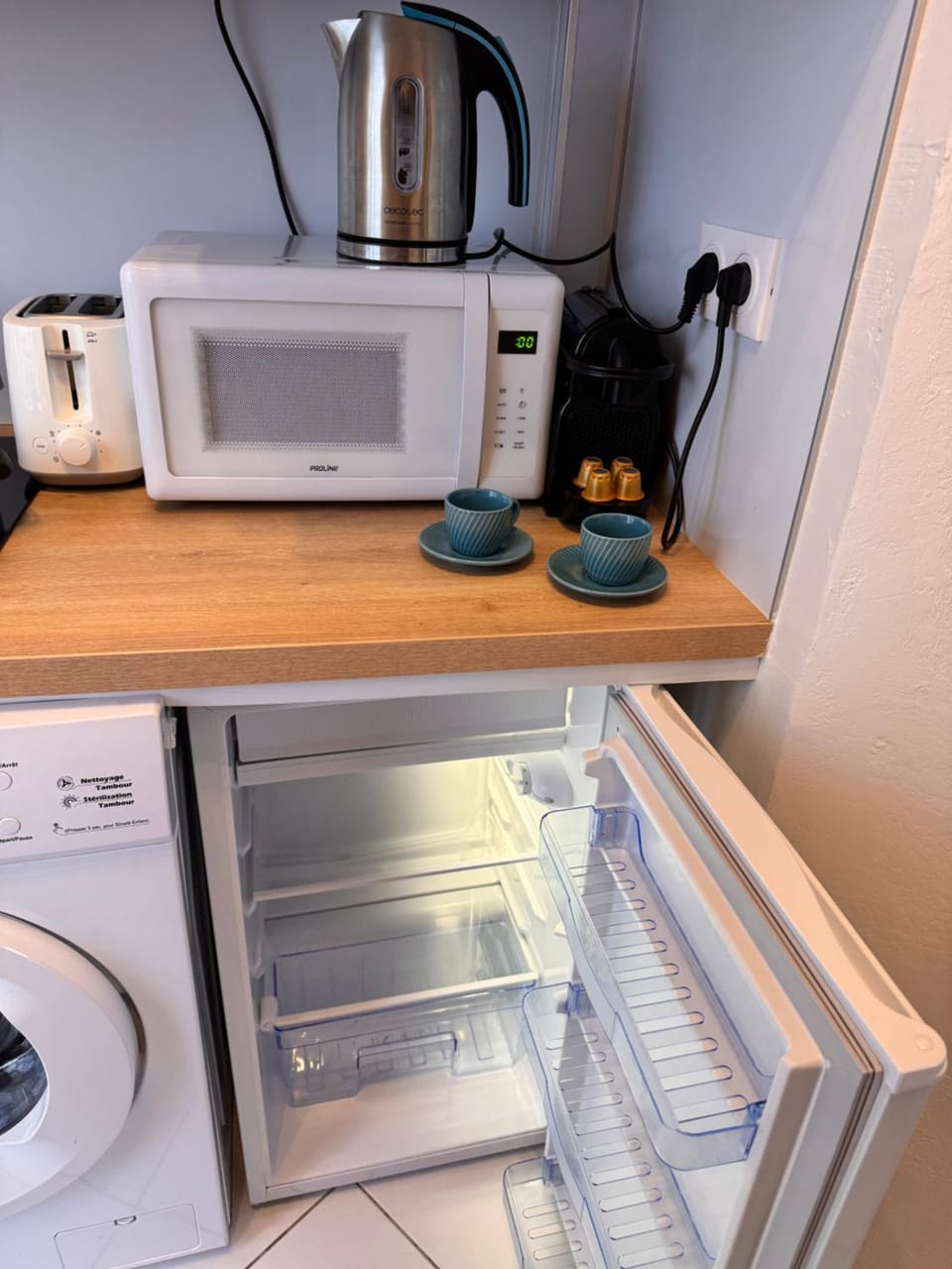 Coffee/tea facilities, microwave, toaster