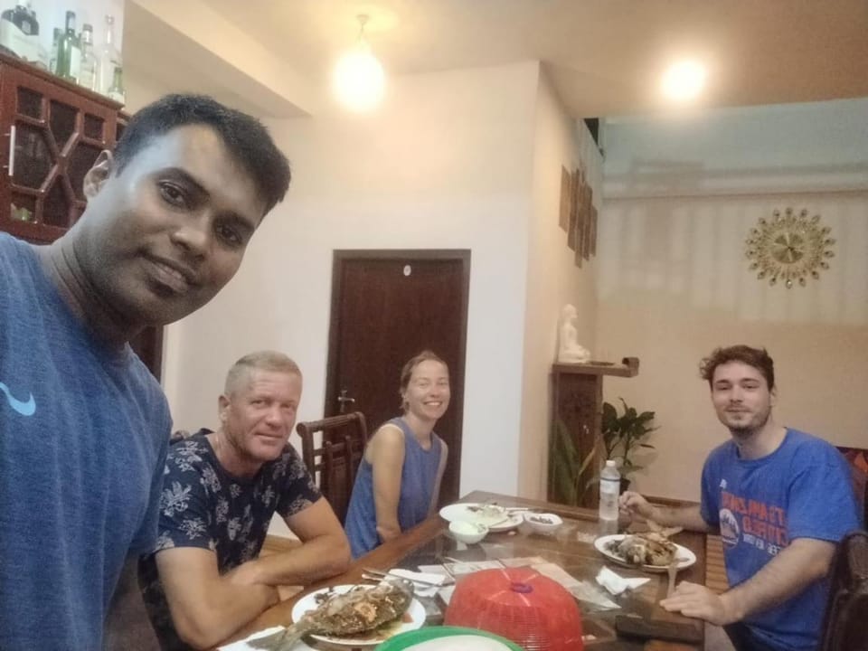 People, Food and drinks, Dining area, group of guests