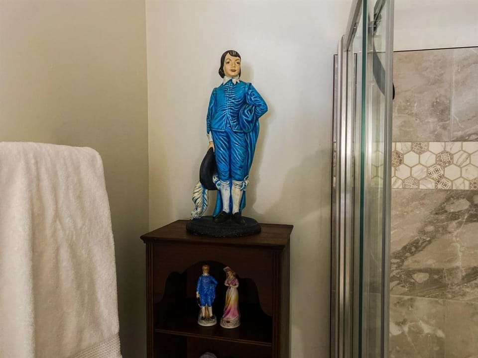Restored historic home near ND and Amish Country House in Edwardsburg
