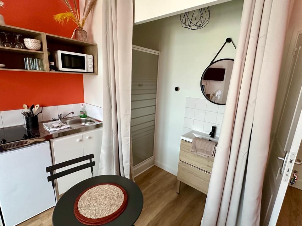 Bathroom, Kitchen or kitchenette