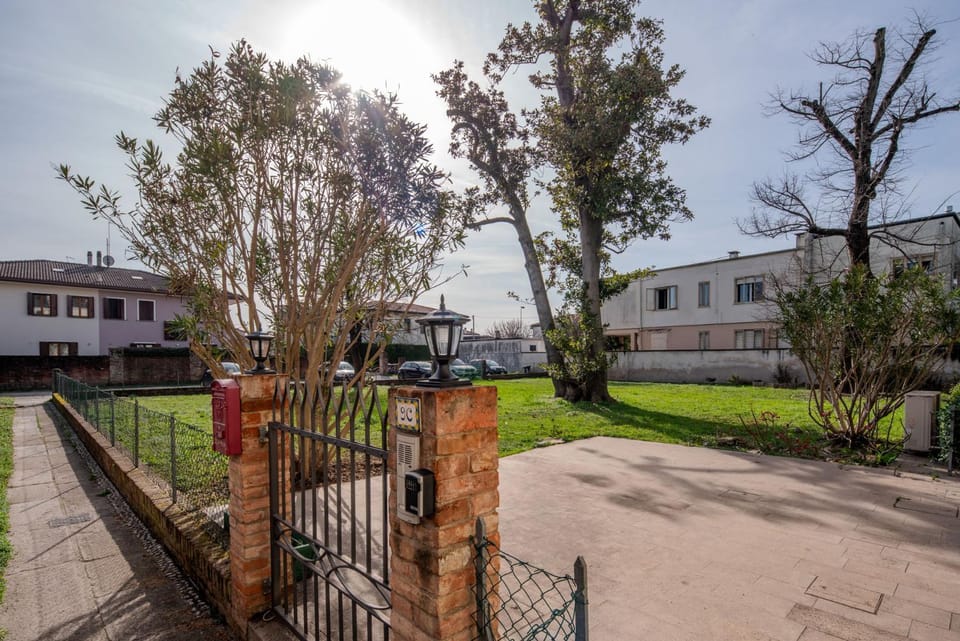 Facade/entrance, Garden, Garden view
