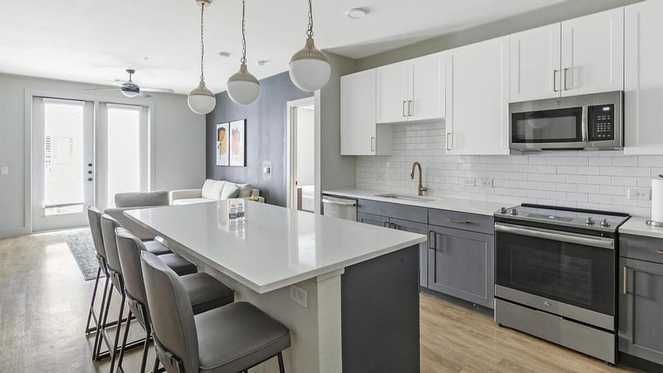 Landing Modern Apartment with Amazing Amenities (ID1214X444) Apartment in Dallas