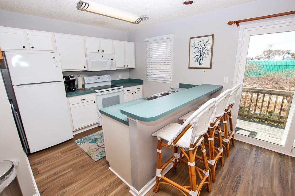 Oceanside, Community Pools, M24, Sunshine & Tan Lines House in Corolla